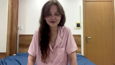 Viola online show from May 20, 1:17 pm