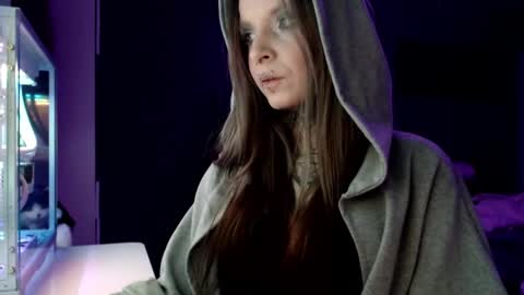 Snapshot of inesdesire chatting on January 8, 7:24 am InesDesire online show from January 8, 7:24 am