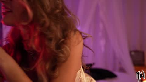 Snapshot of informal_ chatting on October 30, 8:09 pm MAL ---  online show from October 30, 8:09 pm