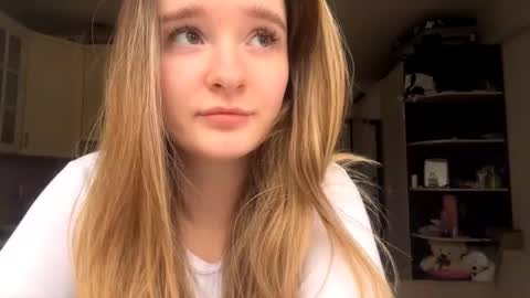 Emma online show from January 17, 12:10 pm