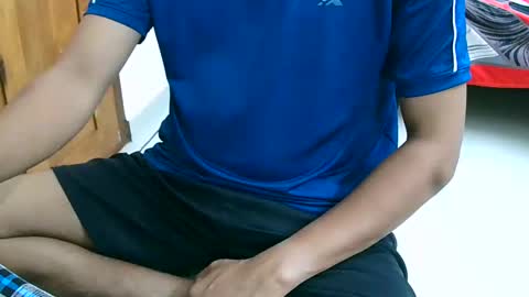 Inglorious Hairy Uncut online show from December 4, 10:35 am