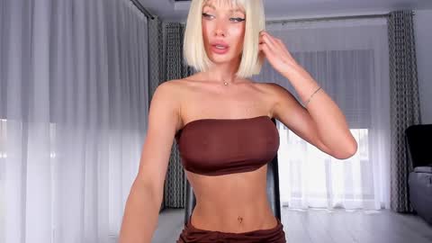 Snapshot of ingridblondy94 chatting on January 31, 11:35 am Ingrid online show from January 31, 11:35 am