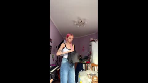 ingridmayer online show from June 15, 3:36 pm