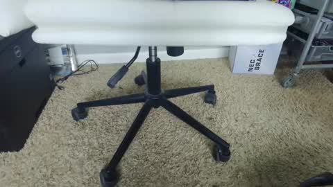 Hanging Out online show from January 18, 12:47 am