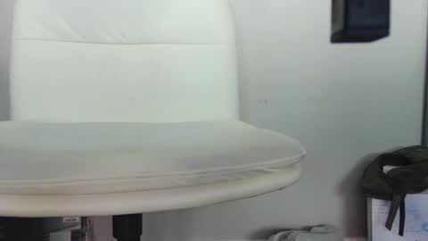 Snapshot of injmolder2 chatting on March 17, 2:16 am Hanging Out online show from March 17, 2:16 am