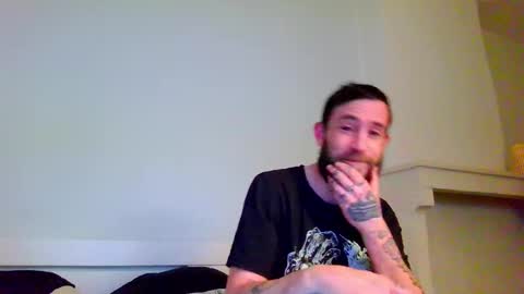 Snapshot of inktattoo42 chatting on February 3, 12:42 am inktattoo42 online show from February 3, 12:42 am