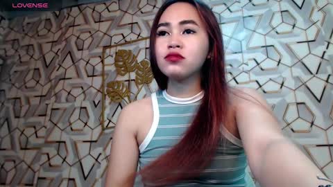Snapshot of innocent_belle chatting on January 13, 2:28 am Belle online show from January 13, 2:28 am