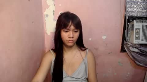 Snapshot of innocent_lover_ziaxx chatting on June 18, 1:28 am your zia online show from June 18, 1:28 am