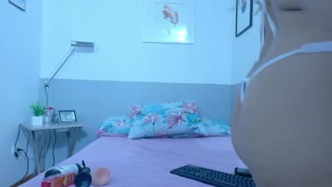 innocenthazel online show from March 22, 12:41 pm