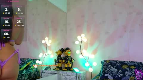 innocenthazel online show from April 18, 2:59 am