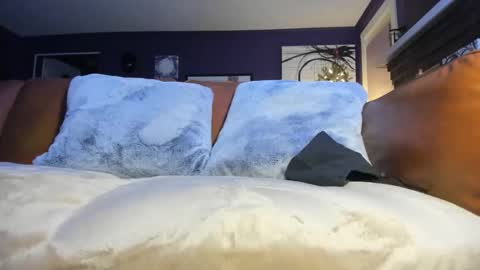 Snapshot of insert_token_icum chatting on December 16, 1:31 am Lucifer online show from December 16, 1:31 am