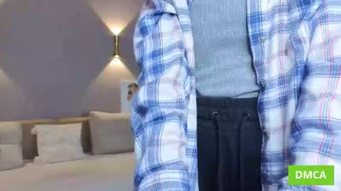 Snapshot of instashorts chatting on January 6, 7:01 am Yennefer online show from January 6, 7:01 am