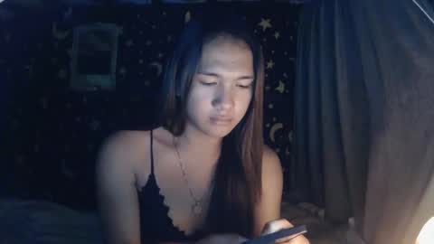 Snapshot of insulting_whoreifica chatting on January 8, 5:05 am MAXINE online show from January 8, 5:05 am