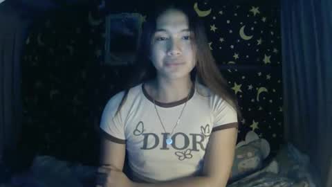 Snapshot of insulting_whoreifica chatting on January 13, 2:21 pm MAXINE online show from January 13, 2:21 pm