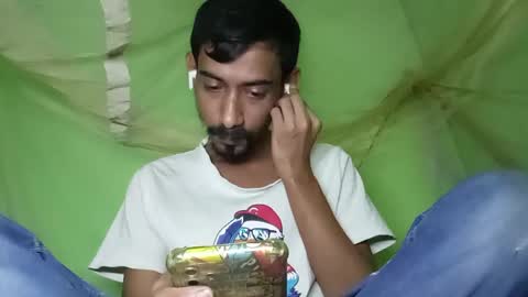 Snapshot of interne8famous chatting on December 18, 1:17 pm interne8famous online show from December 18, 1:17 pm