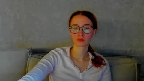 Snapshot of internetsexplorer chatting on March 29, 4:23 am Bernadette Join online show from March 29, 4:23 am