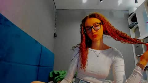 Snapshot of internetsexplorer chatting on April 17, 11:46 am Bernadette Join online show from April 17, 11:46 am