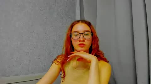 Snapshot of internetsexplorer chatting on April 25, 9:12 pm Bernadette Join online show from April 25, 9:12 pm
