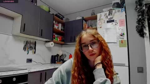 Snapshot of internetsexplorer chatting on May 30, 10:18 pm Bernadette Join online show from May 30, 10:18 pm