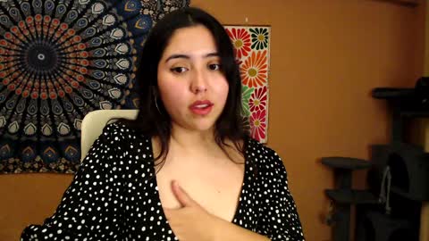 Snapshot of intimatetales chatting on January 5, 5:09 pm Africa online show from January 5, 5:09 pm