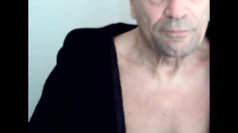 Invested online show from November 8, 9:09 am