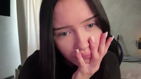 Snapshot of iraidaheredia chatting on March 16, 5:44 am Morana online show from March 16, 5:44 am