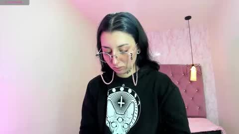 iris_77 online show from January 9, 6:53 pm