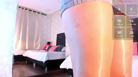 Snapshot of iris_bells chatting on September 12, 9:15 pm Queen Iris online show from September 12, 9:15 pm