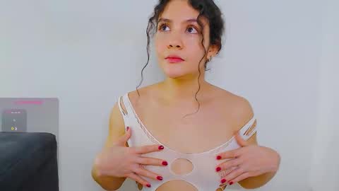 Snapshot of iris_caprice chatting on September 28, 2:06 am Instagram iris caprice online show from September 28, 2:06 am