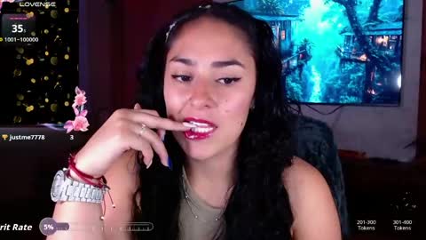 Snapshot of iris_colette chatting on May 10, 1:33 am iris_colette online show from May 10, 1:33 am