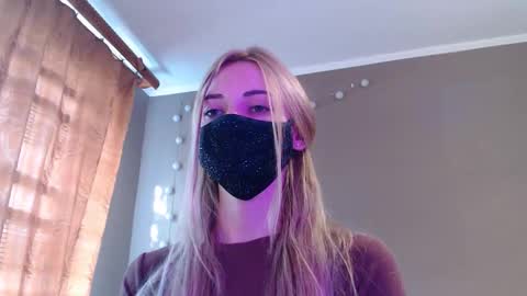 Lily online show from September 20, 2:40 pm