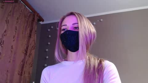 Lily online show from September 29, 3:50 pm