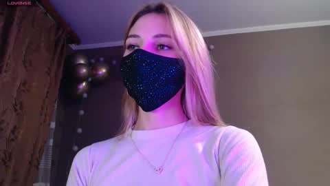 Lily online show from November 8, 5:34 pm