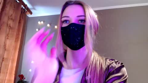 Lily online show from February 4, 1:28 pm