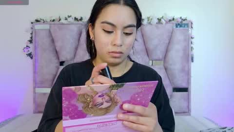 Snapshot of iris_mandarinne chatting on October 28, 6:21 pm Iris online show from October 28, 6:21 pm