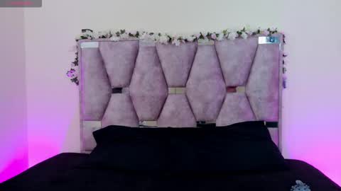 Iris online show from October 31, 6:20 pm