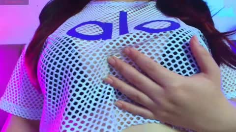 iris_roses online show from May 6, 8:25 pm