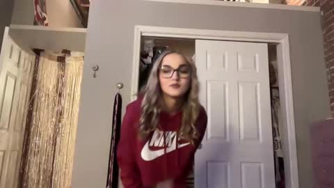 Snapshot of iris_world chatting on February 20, 12:08 am iris online show from February 20, 12:08 am