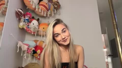 Snapshot of iris_world chatting on October 30, 2:57 am iris online show from October 30, 2:57 am