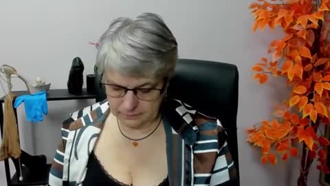 I R I S online show from December 11, 7:42 am