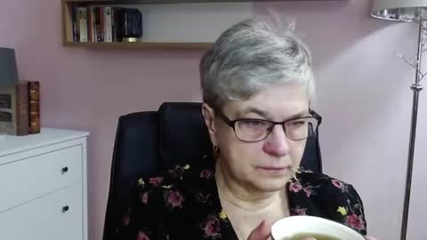 I R I S online show from December 23, 7:28 am