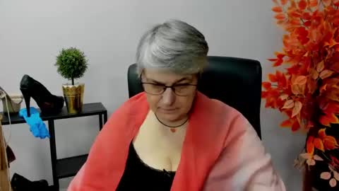 I R I S online show from February 3, 10:58 am