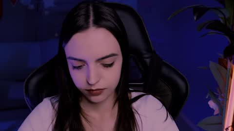 Iris online show from December 7, 5:31 pm