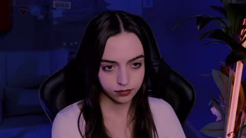 Iris online show from December 7, 8:38 pm