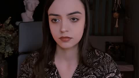 Iris online show from December 12, 4:32 pm