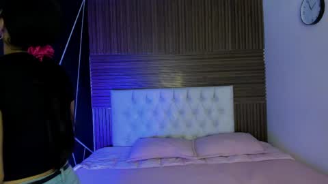 Iris Fyre  online show from June 4, 12:22 pm