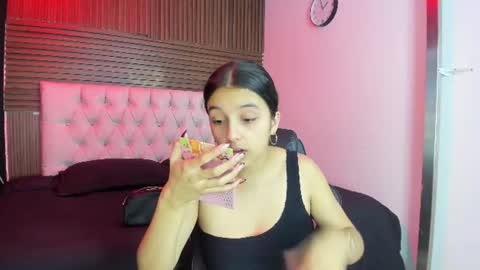 Iris Fyre  online show from June 11, 12:25 pm