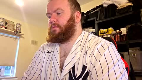 twitter theirishman205 online show from December 14, 10:09 am