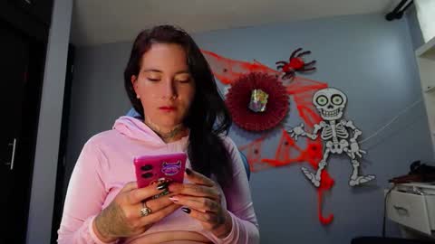 Snapshot of iriss_cardenas chatting on October 28, 11:25 am iriss_cardenas online show from October 28, 11:25 am