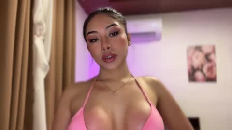 Snapshot of iriss_fox chatting on May 13, 10:23 am iriss_fox online show from May 13, 10:23 am